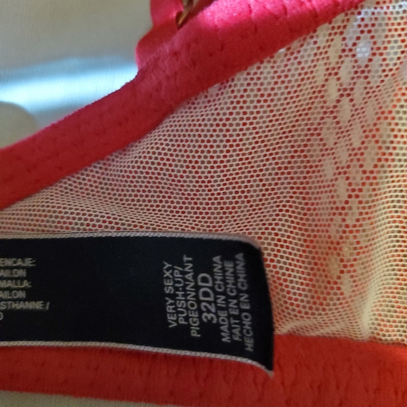 Victoria's Secret Very Sexy Push-up - Picture 8 of 9